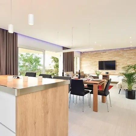 Spacious With Dream Views Lejlighed